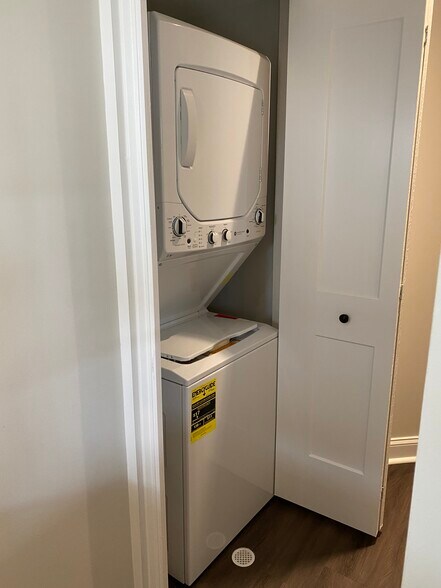 Laundry unit - 718 Tuckerman St NW