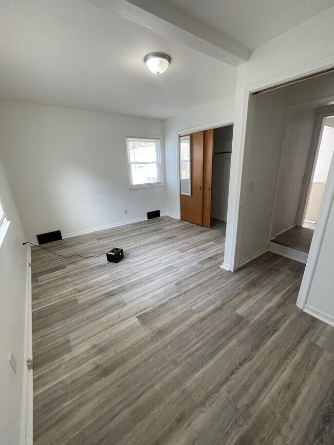 Building Photo - 2528 Forest Ave