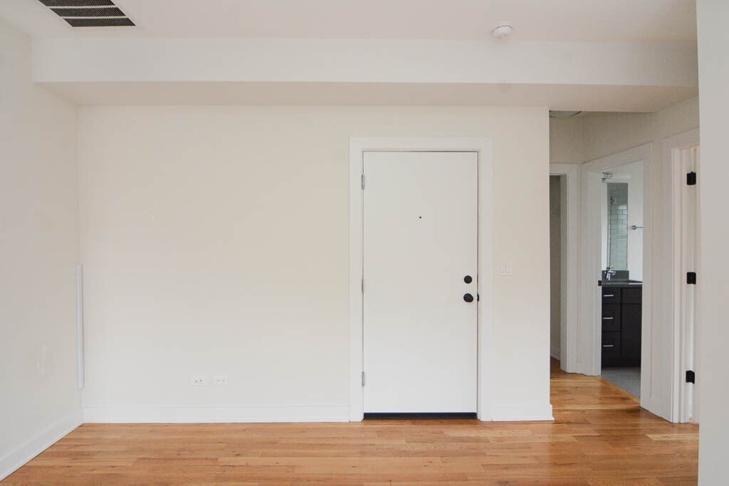 Building Photo - 2206 W Eastwood Ave