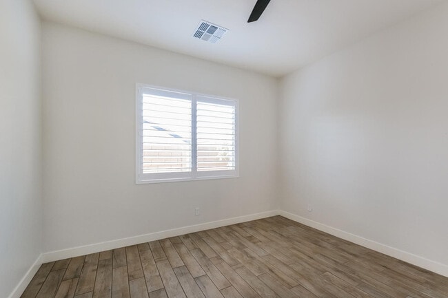 Building Photo - 20363 W Sells Dr