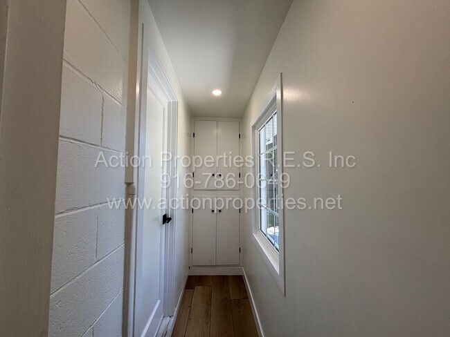 Building Photo - Modern Beauty of Downtown Roseville - 3 Be...