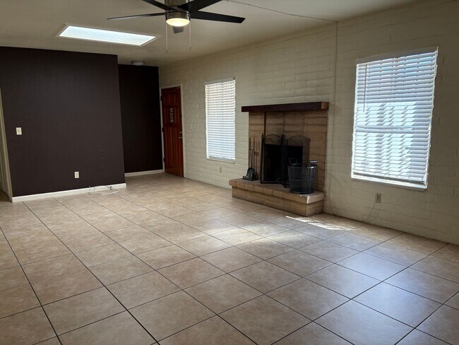 Building Photo - 7481 E Tamara Dr
