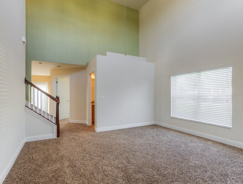 Building Photo - 1705 Southern Oak Loop