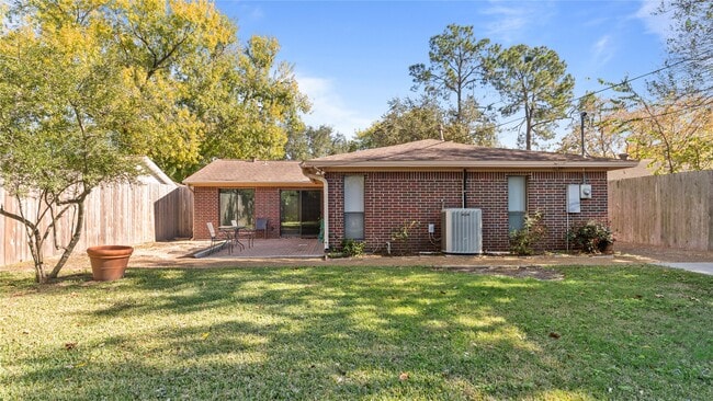 Building Photo - 1017 Howard Ln