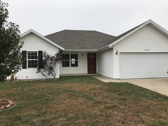 Primary Photo - 4 Bedroom Home in Clever