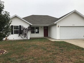Building Photo - 4 Bedroom Home in Clever