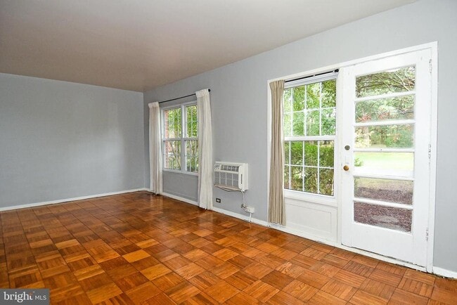 Building Photo - 3132 Martha Custis Dr