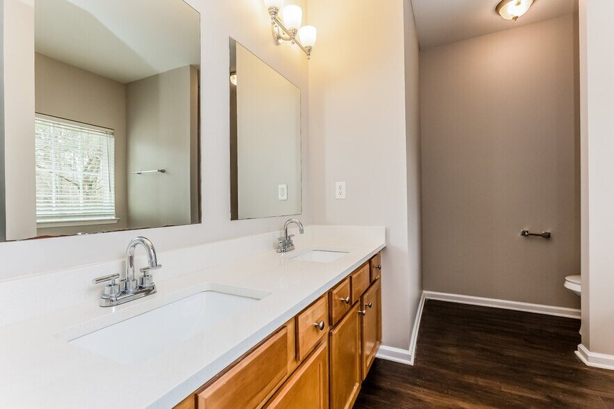 Building Photo - 5065 Landover Way