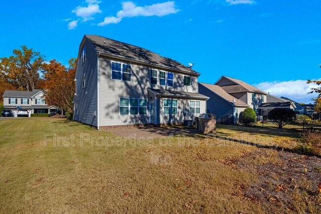 Building Photo - 6012 Thorburn Way