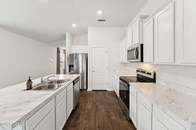Building Photo - 6488 Bucking Bronco Dr