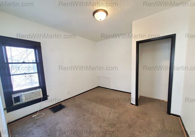 Building Photo - 1020 Columbia St