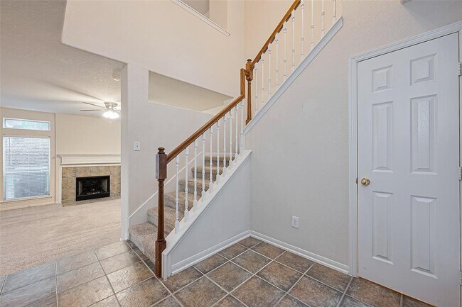 Building Photo - 18 W Greenhill Terrace Pl