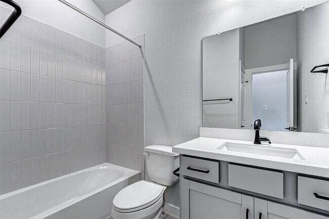 Building Photo - Timber Brook Drive, Sienna, TX 77459 - 3 BR 2 BA single-family home