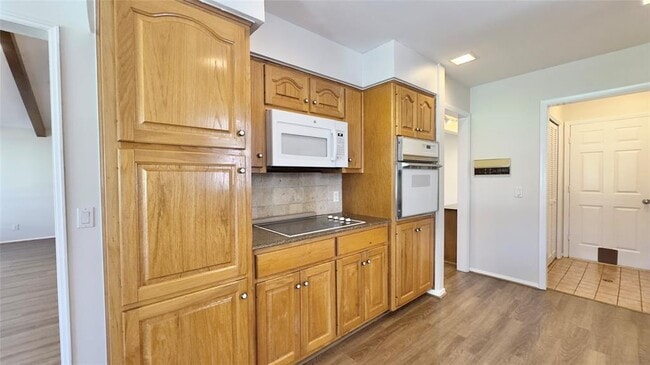 Building Photo - 843 Sunfish St