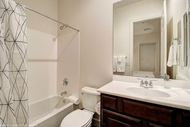 Building Photo - 3163 E Los Altos Ct