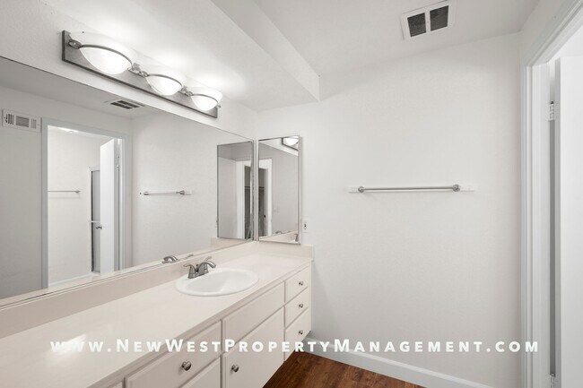 Building Photo - Renovated Poway 5-Bedroom, Available Now! ...