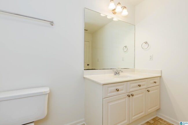 Building Photo - 2332 Ridgemont Dr