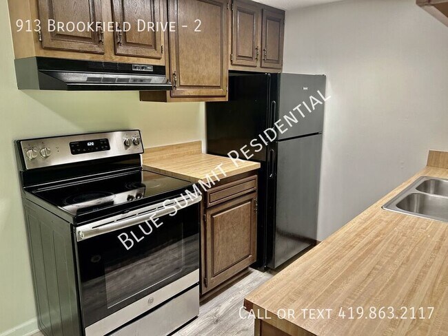Building Photo - 913 Brookfield Dr