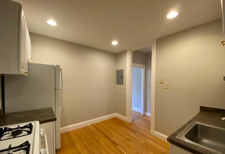 Building Photo - 350 Allston St