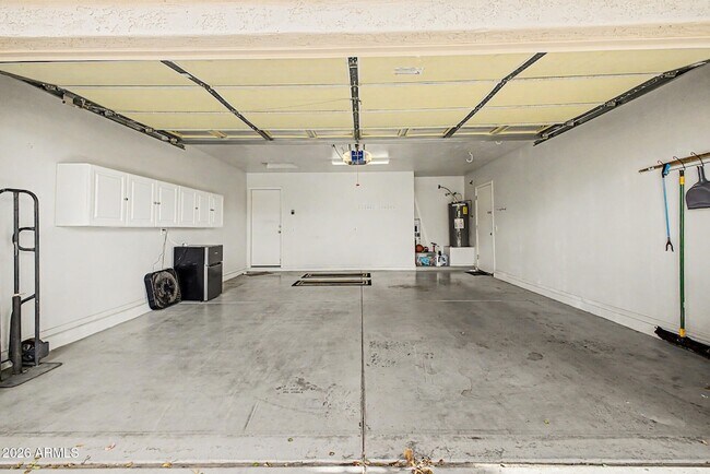 Building Photo - 43579 W Arizona Ave