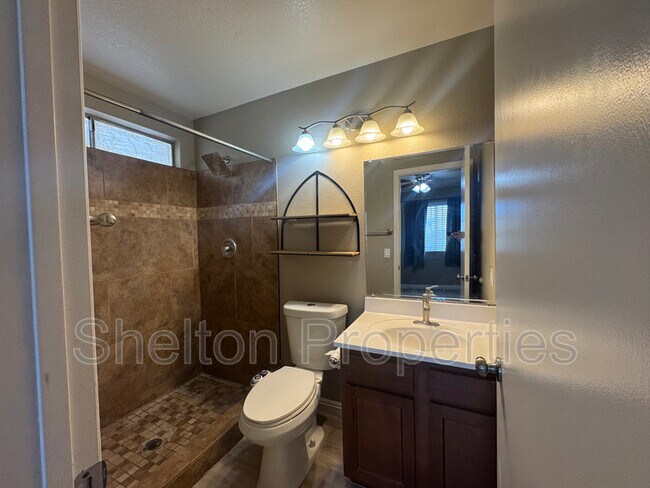 Building Photo - 12537 N 83rd Dr