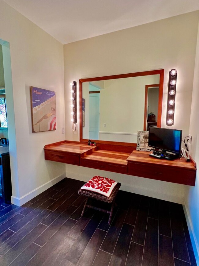Building Photo - Luxury Oceanview Estate | Fully Furnished ...