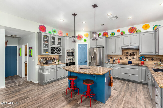 Building Photo - 20475 E Palomino Dr