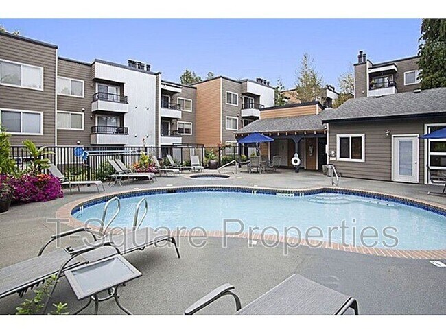 Building Photo - 726 Kirkland Cir