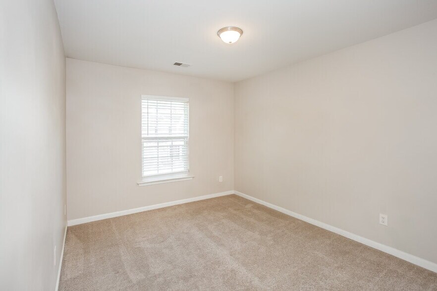 Building Photo - 5104 Abercromby St
