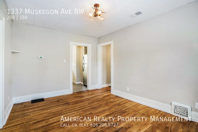 Building Photo - 1337 Muskegon Ave NW