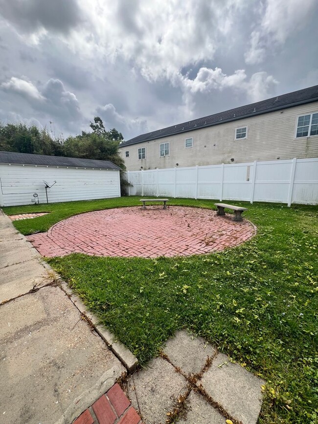 Building Photo - Beautiful Home for Lease
