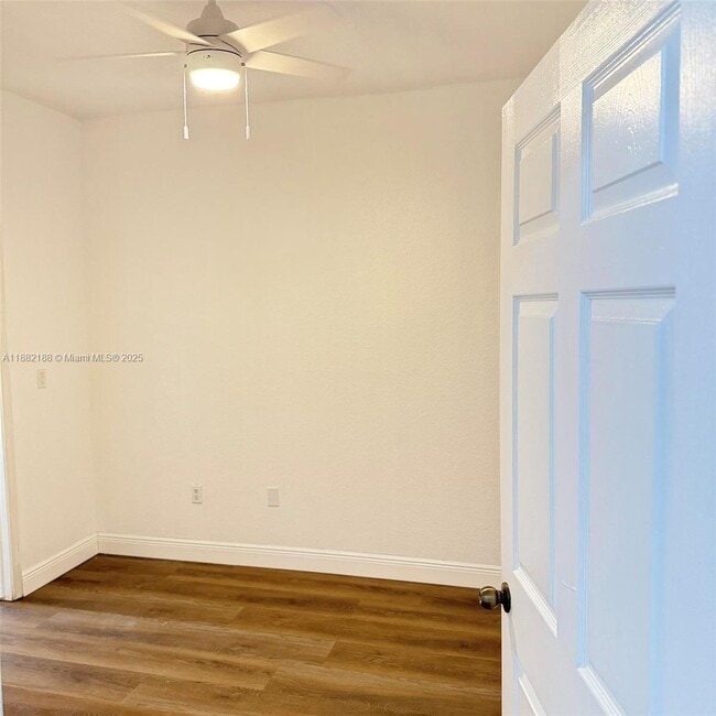 Building Photo - 6482 Catalina Ln