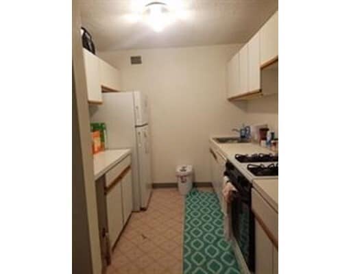 Building Photo - 99 Pond Ave