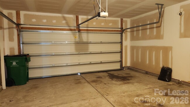 Building Photo - 508 Knothole Ln