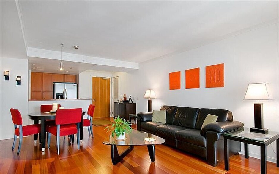 Living room - 400 Beale St, Unit #1110