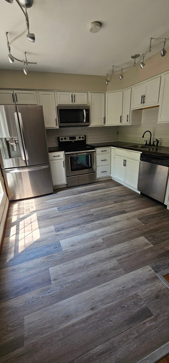 Building Photo - 6187 Preston Ct