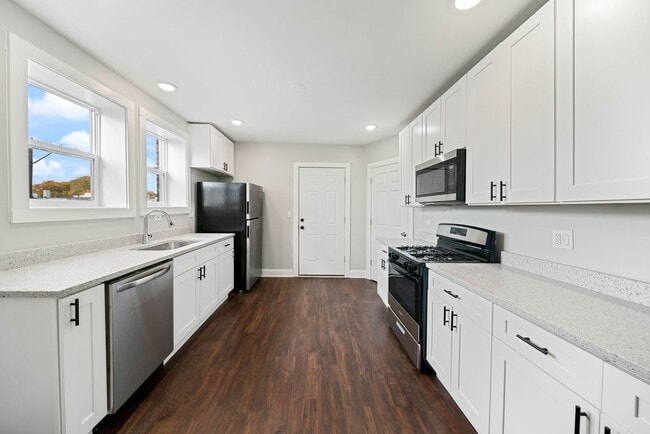 Building Photo - 5426 W Jackson Blvd