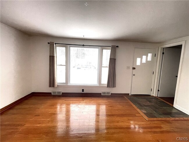 Building Photo - 121 Wadsworth Rd