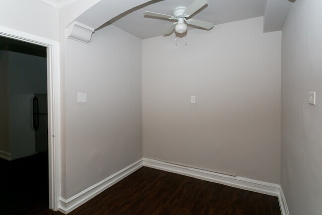 Building Photo - 6748 N Ashland Ave