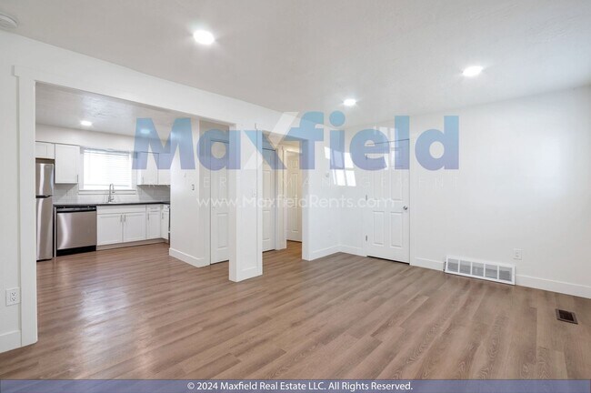 Building Photo - North Salt Lake 2 BD 1 BA Only $500 Deposi...