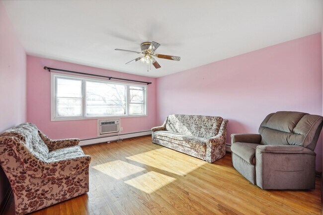 Building Photo - 74 Broughton Ave