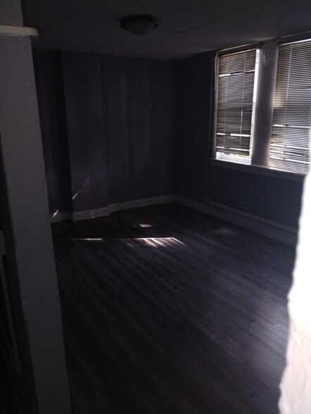 Building Photo - 251-255 Villa St