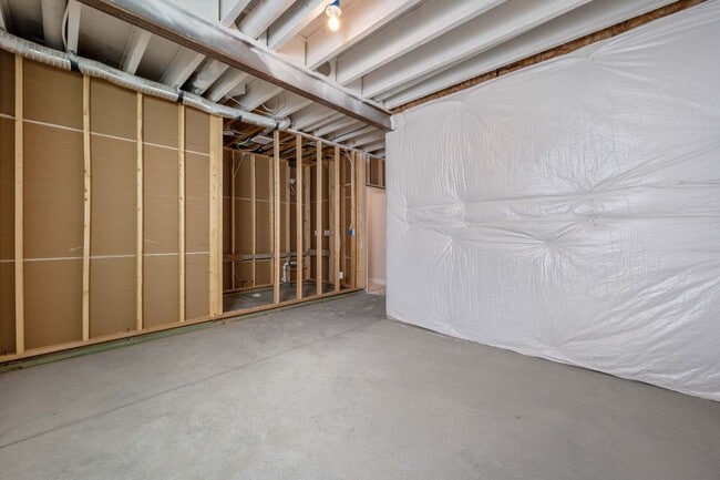 Building Photo - $2700 - 4BR/3.5BA Brand New House in Merid...