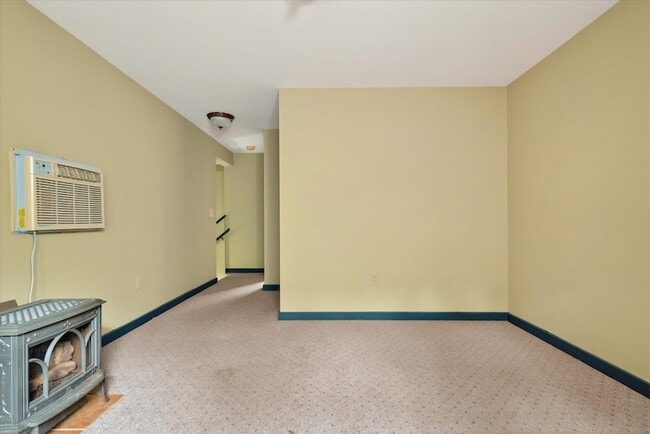 Building Photo - 485 Brook Rd