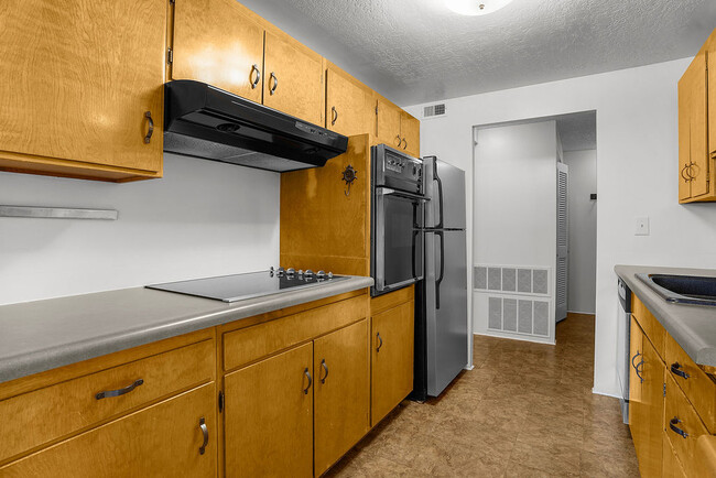 Building Photo - North Ridge Heights