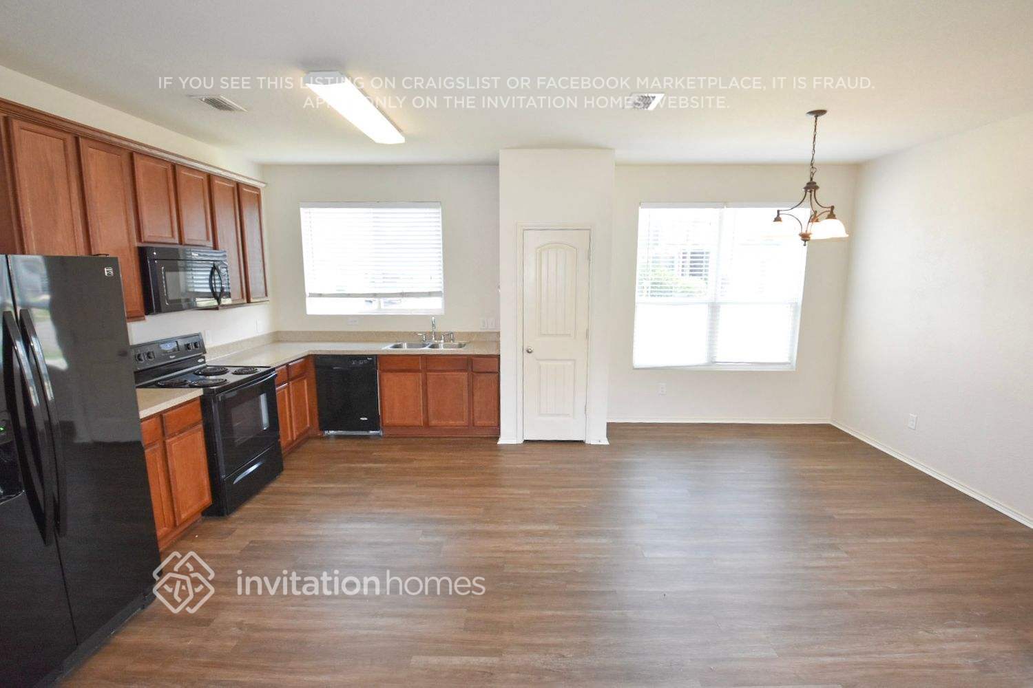 Building Photo - 2301 Eton Pl