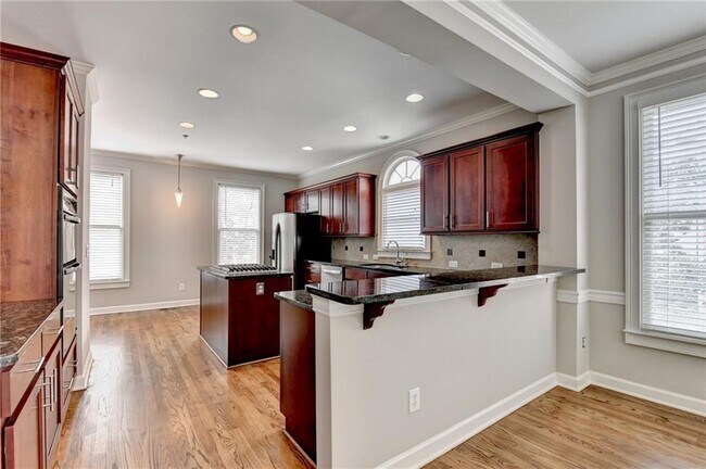 Building Photo - 486 Vinings Estates Dr SE