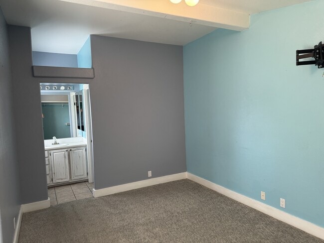 Building Photo - 3171 Horse Thief Dr