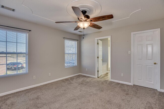 Building Photo - 4318 Sanderling Dr