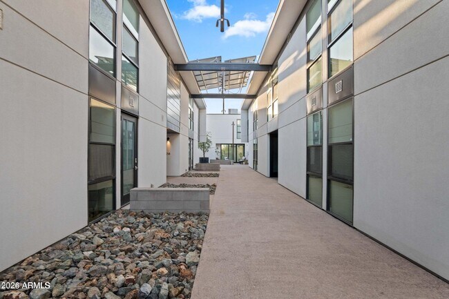 Building Photo - 1717 N 1st Ave